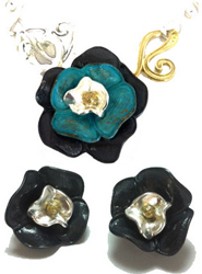 Colgante y pendientes de la colección Floral.