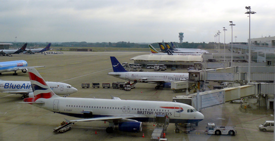 Delicuentes profesionales roban en el aeropuerto de Bruselas 50 millones de dólares en diamantes con destino a Zúrich 