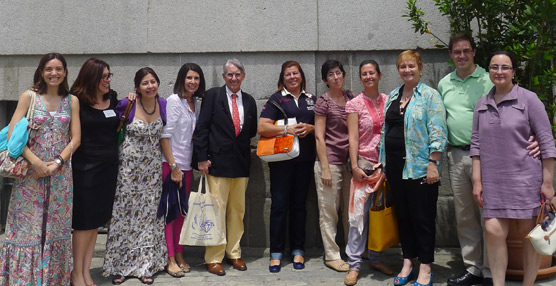 La Asociación Española de Tasadores de Alhajas (AETA) en colaboración con la Asociación Cultural de Amigos de las Joyas y Alhajas (ACAJA) organizaron una visita para socios y alumnos al Tesoro del Delfín del Museo Nacional del Prado. 