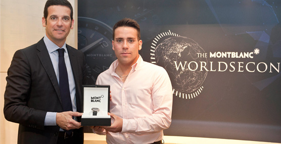 El director de Marketing de Montblanc España, Luis Jauregui y el ganador Alberto Garrido.
