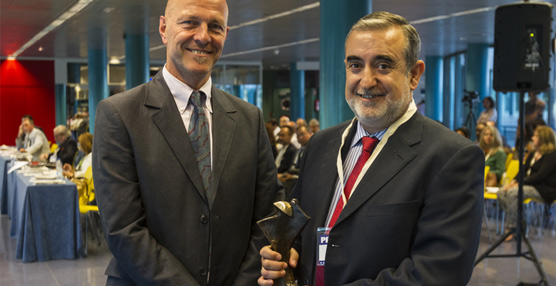 La Asociación de Tasadores de Alhajas entrega el VII Premio Nicolau al catedrático de Granada, Fernando Gervilla