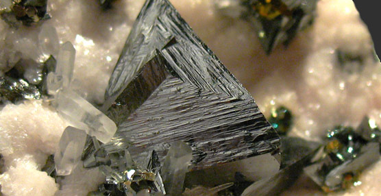 Una tetraedrita de Rumanía, ejemplo de las gemas y minerales que se podrán ver en Expominer.