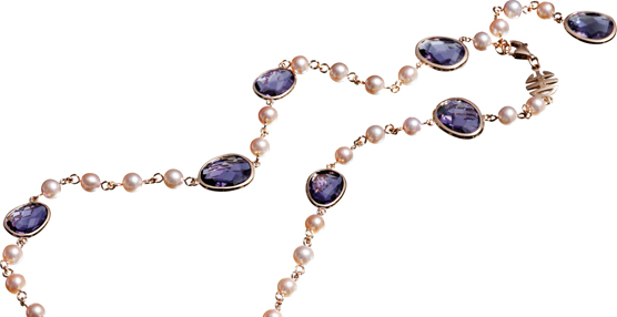 Collar de la colección Talita en oro rosa,  amatistas y perlas violeta. 