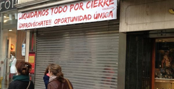 Las Asociaciones y Corporaciones Profesionales pueden llevar a cabo las acciones legales convienientes, en defensa de los intereses de sus miembros.