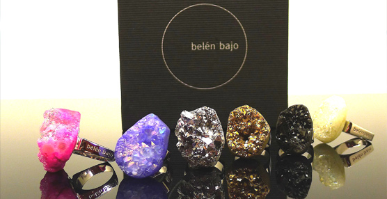 La diseñadora Belén Bajo presenta una nueva colección de sortijas en las que destacan sus drusas 'rústicas' de diferentes acabados