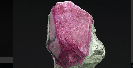 Bonhams pone a la venta en mayo el cristal de rubí más grande mostrado en una subasta