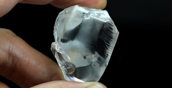 La firma sudafricana Gem Diamonds vende un diamante en bruto de 198 quilates por cerca de 10,6 millones de dólares