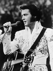 Presley inspira una nueva colección joyera perfumada. 