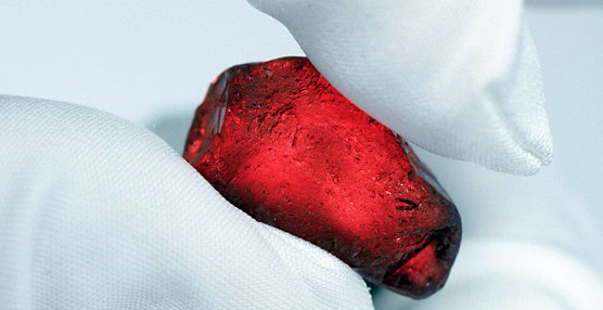 La firma Gemfields descubre en Mozambique un rubí 'perfecto' de 40 quilates, que subastará en diciembre