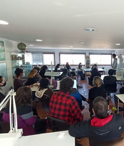 Exposición de una ONG en la Escuela de Joyería Atlántico