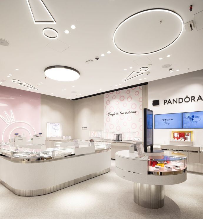 Pandora estrena un nuevo concepto de tienda