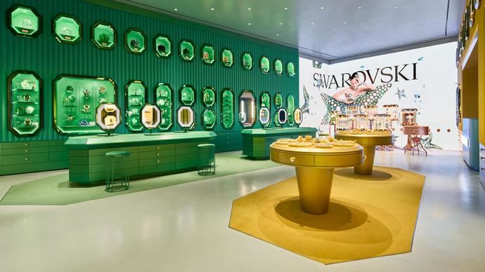 Swarovski inaugura la nueva tienda insignia del Duomo en Milán