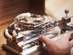 La relojera Jaeger Le Coultre abre al público digital su manufactura