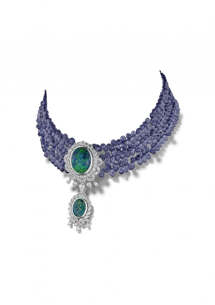 Chopard presenta dos piezas de alta joyería elaboradas con piedras preciosas