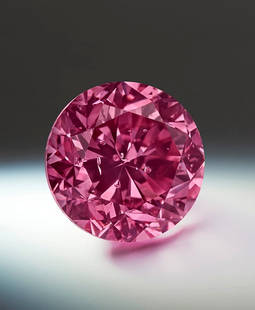 Diamante Fancy Vivid Purplish Pink de 2,24 quilates, el más grande ofrecido hasta la fecha por la compañía en subasta. 