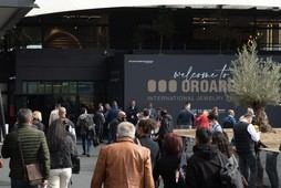 La feria de joyería italiana OroArezzo celebra su nueva edición
