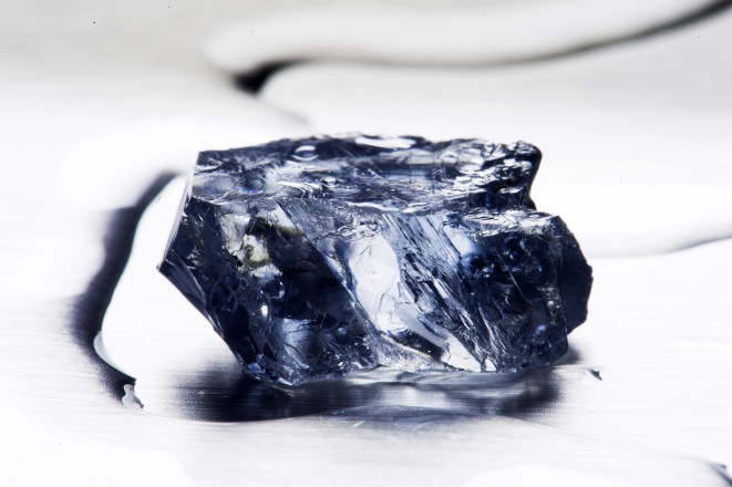 Venta de Diamante Blanco de 342 quilates y Diamante Azul de 18 quilates de la mina de diamantes Cullinan por un total de 13,5 millones de dólares