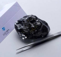 El diamante casi negro, llamado Sewelo, se convirtió en el segundo más grande jamás extraído. 