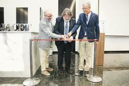 De izquierda a derecha, Jaume Garros, José Miguel Serret y Francesc Quer, socios fundadores de FACET, inaugurando la nueva fábrica