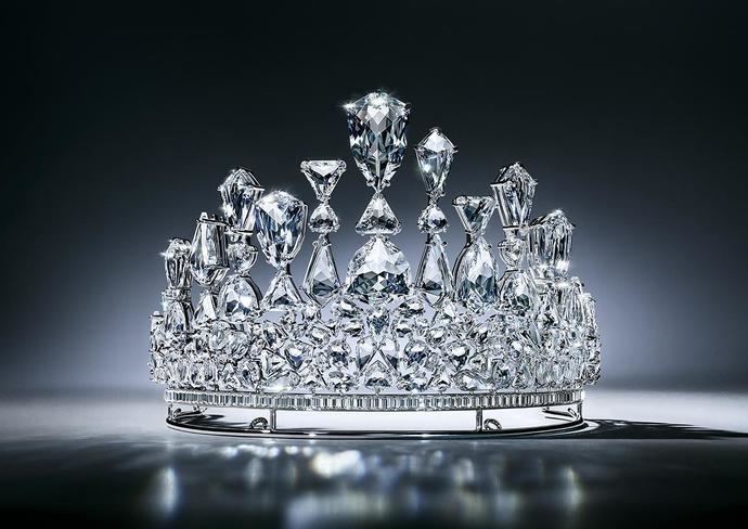 Swarovski presenta la nueva tiara para el Baile de la Ópera de Viena