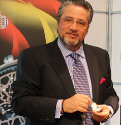 Adolfo Arroyo es el presidente y fundador del Grupo Ayserco.