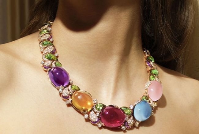 Collar Prodigious Color: opulencia en su máximo esplendor