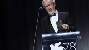 Y el Cartier Glory Filmmaker es para Ridley Scott