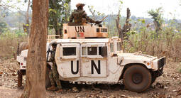 Cascos azules de la MINUSCA patrullan en Bambari (República Centroafricana). Foto: MINUSCA.