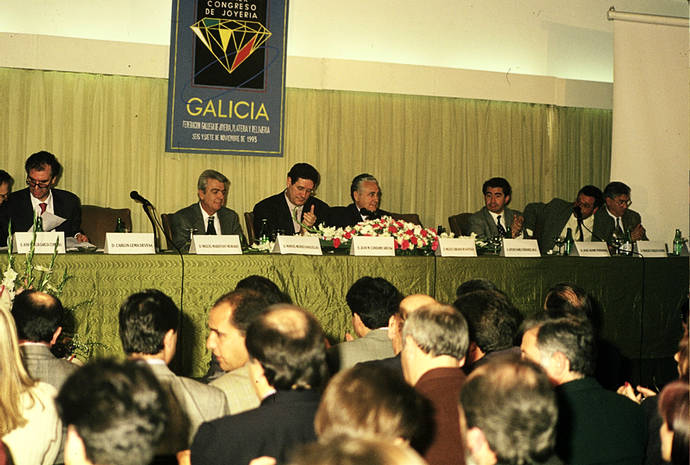 El primer congreso de la joyería gallega se celebró en 1993, bajo la presidencia de Juan Candame.  (Foto: Cortesía de COXGA)