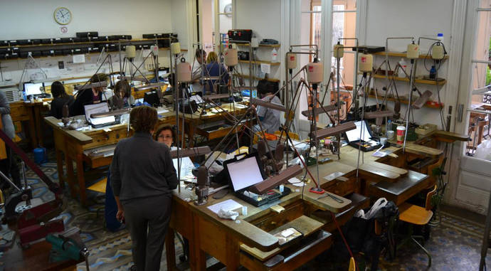 La Escuela de joyería del Colegio de Cataluña recibe un premio a la Artesanía