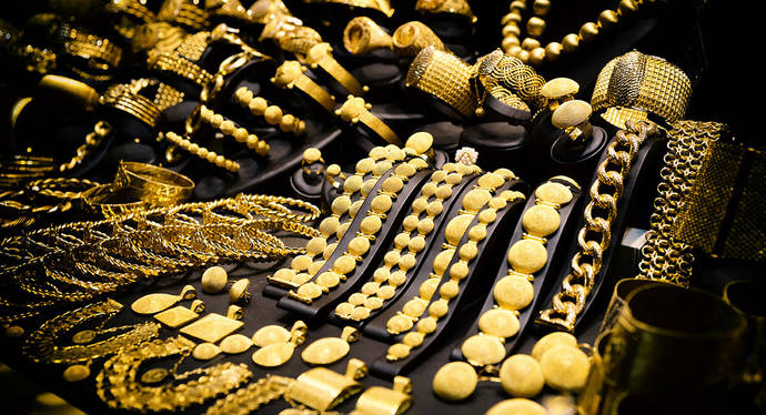 La demanda de oro para joyería se desploma mientras la inversión se dispara