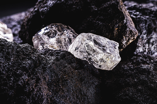 Un cráter ruso esconde diamantes en su interior