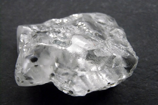 Extraen en Lesotho un diamante en bruto de 370 quilates