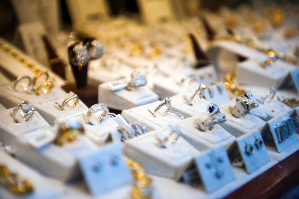 Diamantes Carrera lanza un servicio de liquidación de stock para joyerías