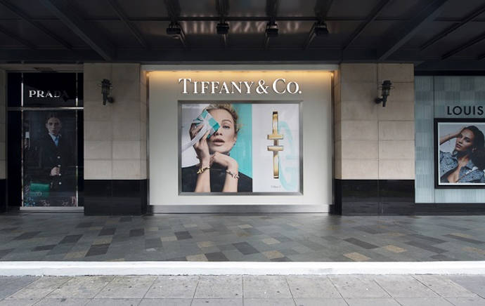 Las protestas y el Covid podrían descarrilar la compra de Tiffanys