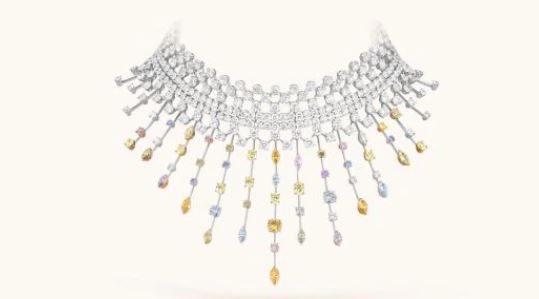 Van Cleef & Arpels presente en la colección ‘Un siglo de creaciones de diamantes’, en París