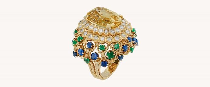 
La colorida elegancia de los anillos de cóctel de Van Cleef & Arpels

 