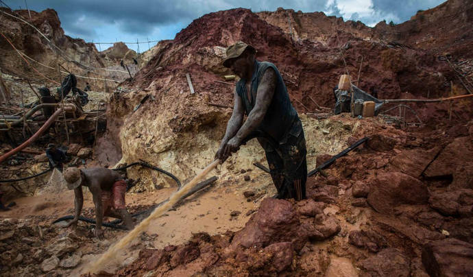 Muerte, caos y corrupción en la extracción de oro en Venezuela