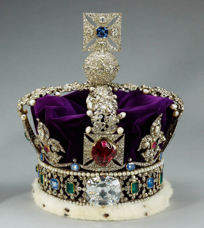 Un imperio resumido en una joya: La Corona Británica | Gold And Time